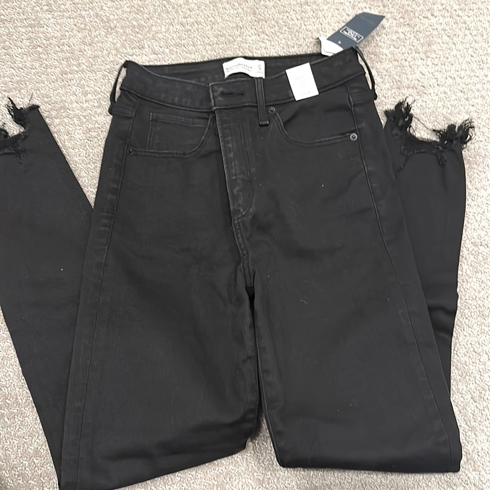 New with Tags- Abercrombie High Rise Super Skinny Ankle Jean - size 27 (4R)